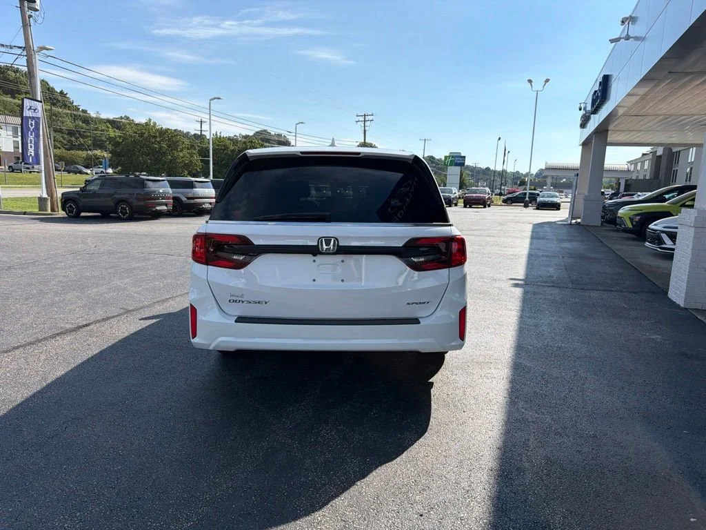 Used 2025 Platinum White Pearl Honda Sport-L image 6