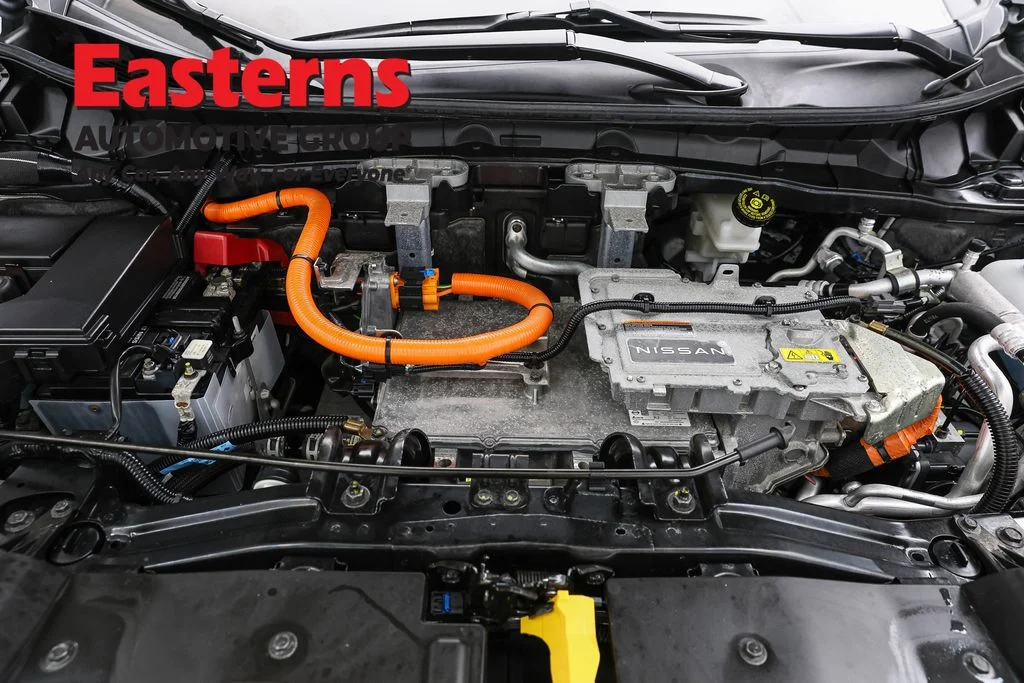 Used 2023 Silver Nissan ENGAGE image 7