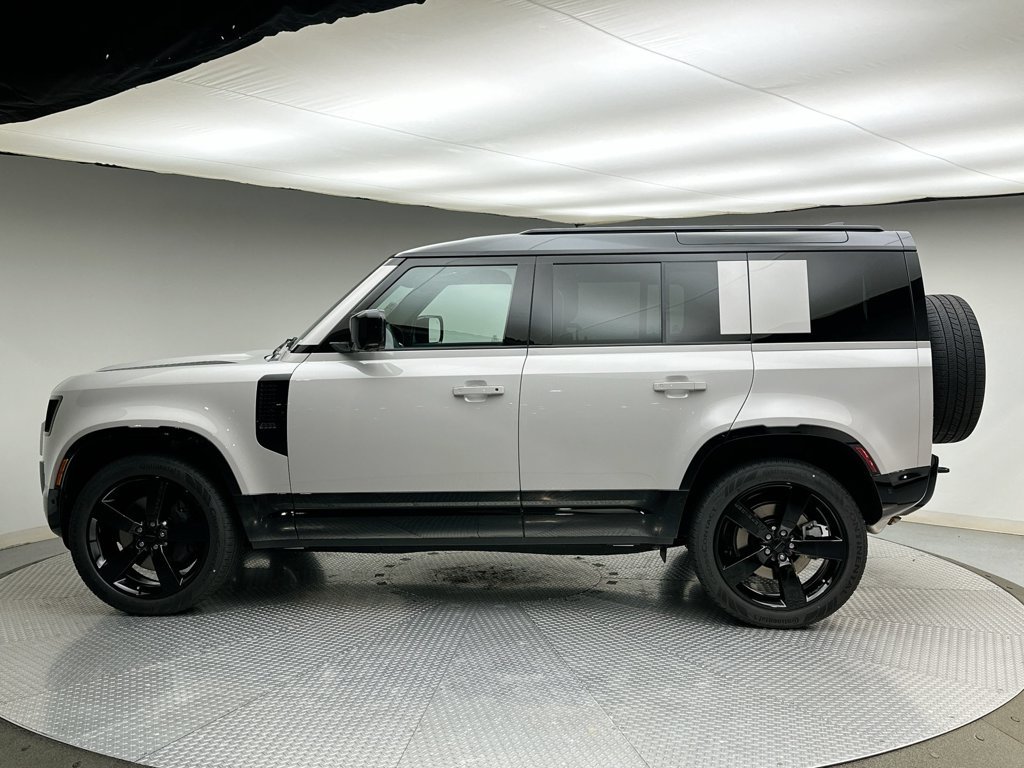 New 2026 Borasco Grey Metallic Land Rover X-Dynamic SE image 2