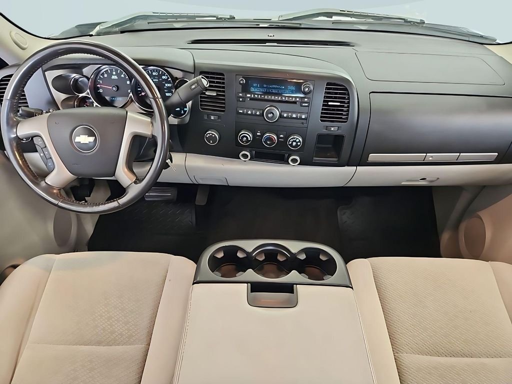 Used 2008 Black Chevrolet LT image 21