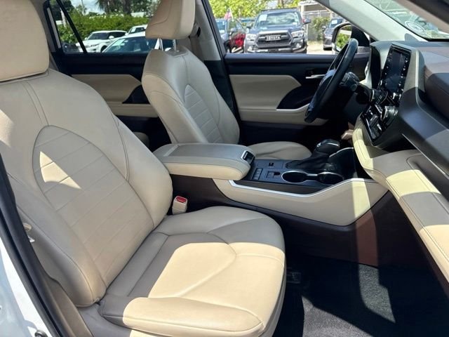 2021 Toyota Highlander XLE - Photo 15