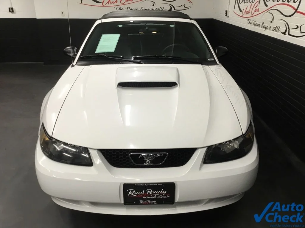 Used 2003 White Ford GT image 15