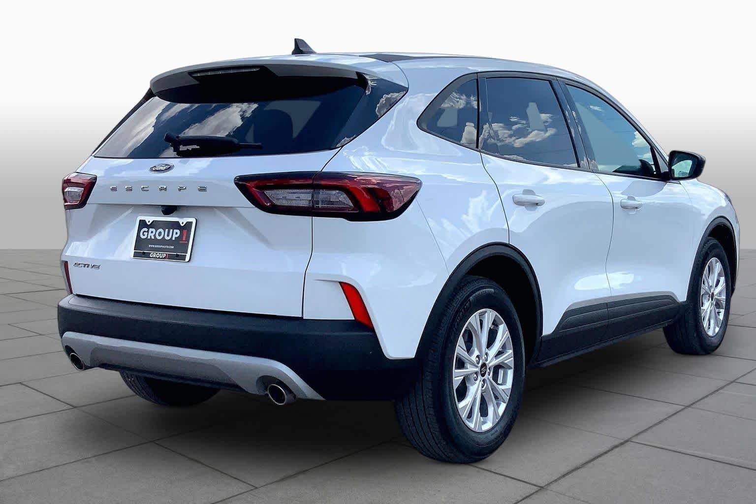 Used 2025 Oxford White Ford Active image 13