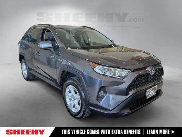 Used 2019 Magnetic Gray Metallic Toyota XLE image 1