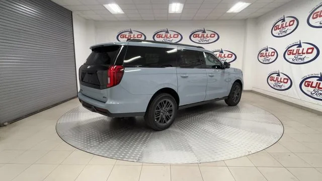New 2027 Glacier Gray Metallic Tri-Coat Ford Platinum image 2