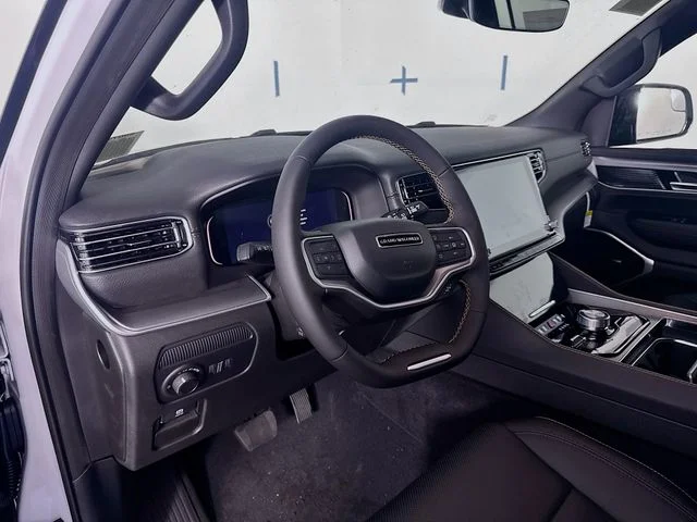 New 2026 Bright White Clear-Coat Exterior Paint Jeep Grand Wagoneer image 9