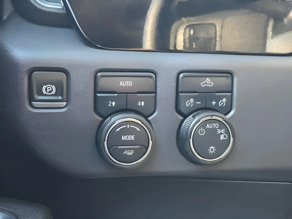 Used 2025 Cypress Gray Chevrolet LT w/1LT image 20
