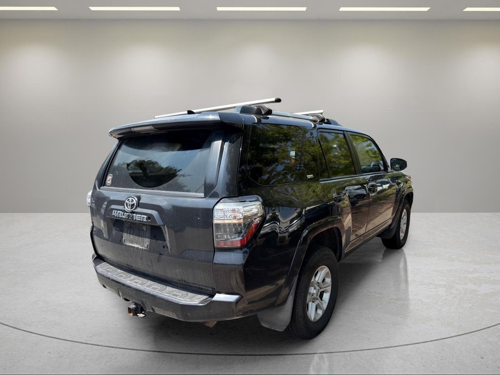 Used 2019 Midnight Black Metallic Toyota SR5 image 16
