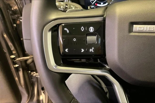 Used 2025 Gray Land Rover S image 18
