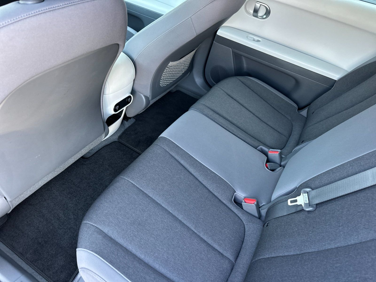 Used 2024 Gray Hyundai SE image 11