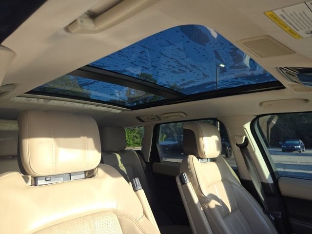 Used 2019 Fuji White Land Rover HSE image 17