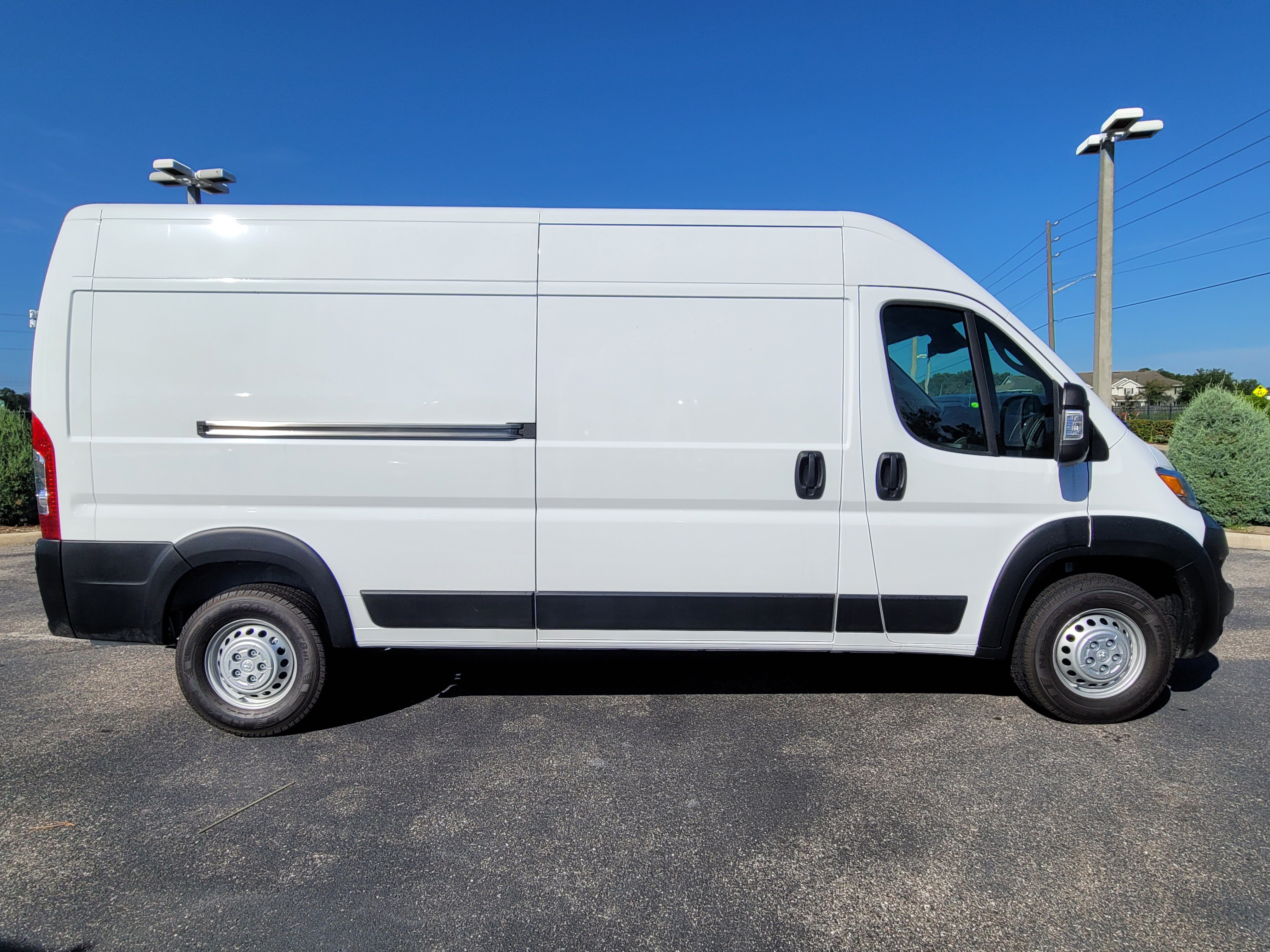 New 2026 Bright White Clear-Coat Exterior Paint RAM Tradesman image 5
