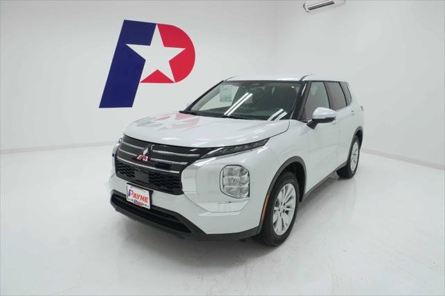 2026 Mitsubishi Outlander ES FWD's photo