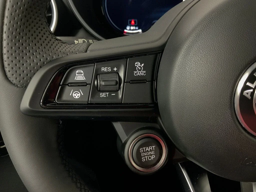 2026 Alfa Romeo Giulia Base - Photo 25