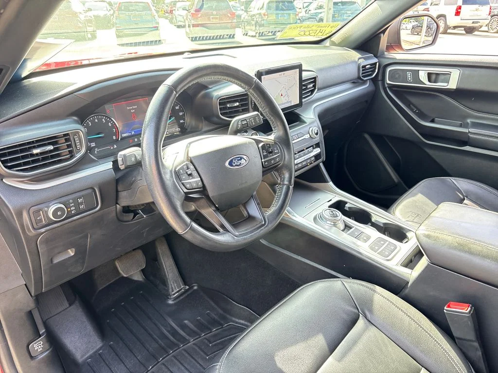 Used 2020 Red Ford XLT image 6