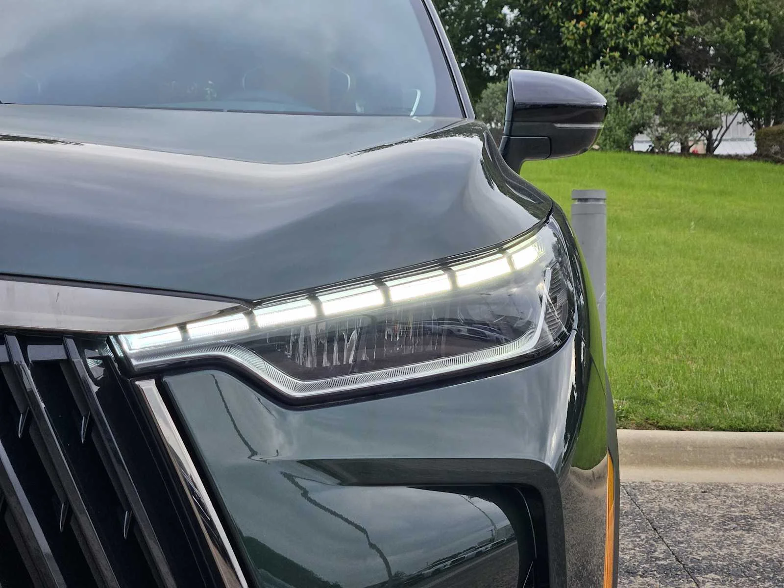 New 2026 2T DEEP EMRLD INFINITI Autograph AWD image 6