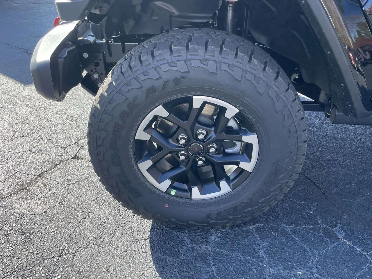 New 2026 Black Clear-Coat Exterior Paint Jeep Rubicon image 37
