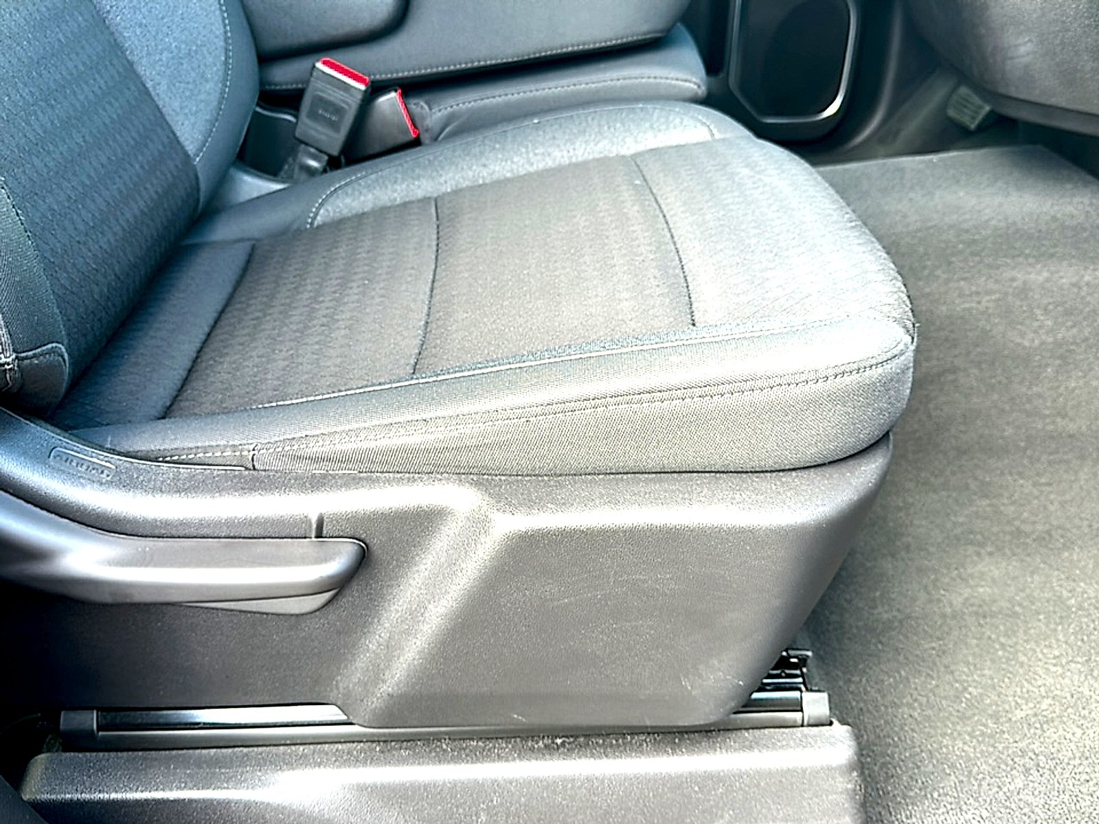 Used 2025 Titanium Rush Metallic GMC Elevation image 25