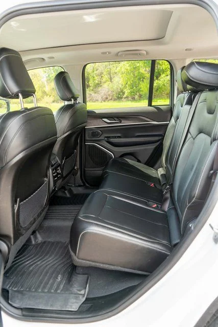Used 2023 White Jeep 4xe image 12