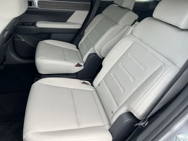 Used 2025 Silver Hyundai Calligraphy image 40