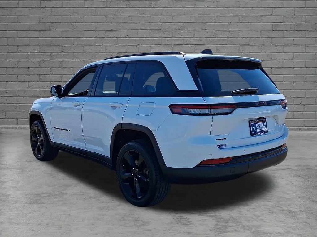 Used 2023 Bright White Clearcoat Jeep Altitude image 8