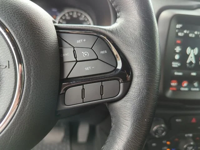 Used 2022 Teal Jeep Altitude image 13