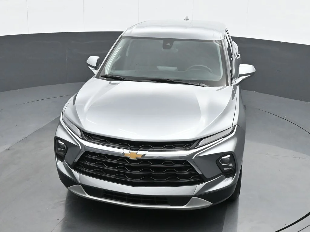 Used 2025 Gray Chevrolet LT image 17