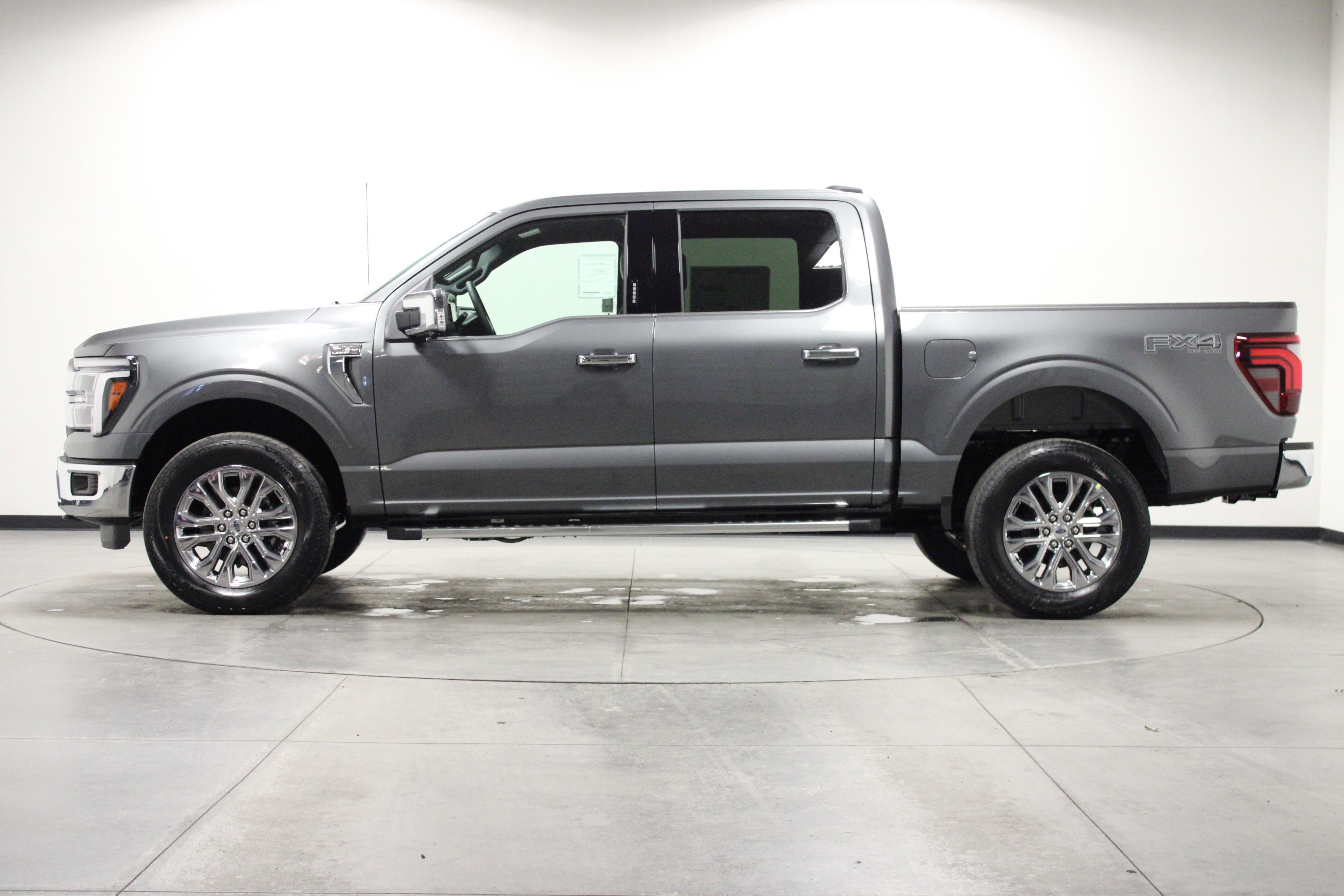 New 2026 Carbonized Gray Metallic Ford LARIAT image 7
