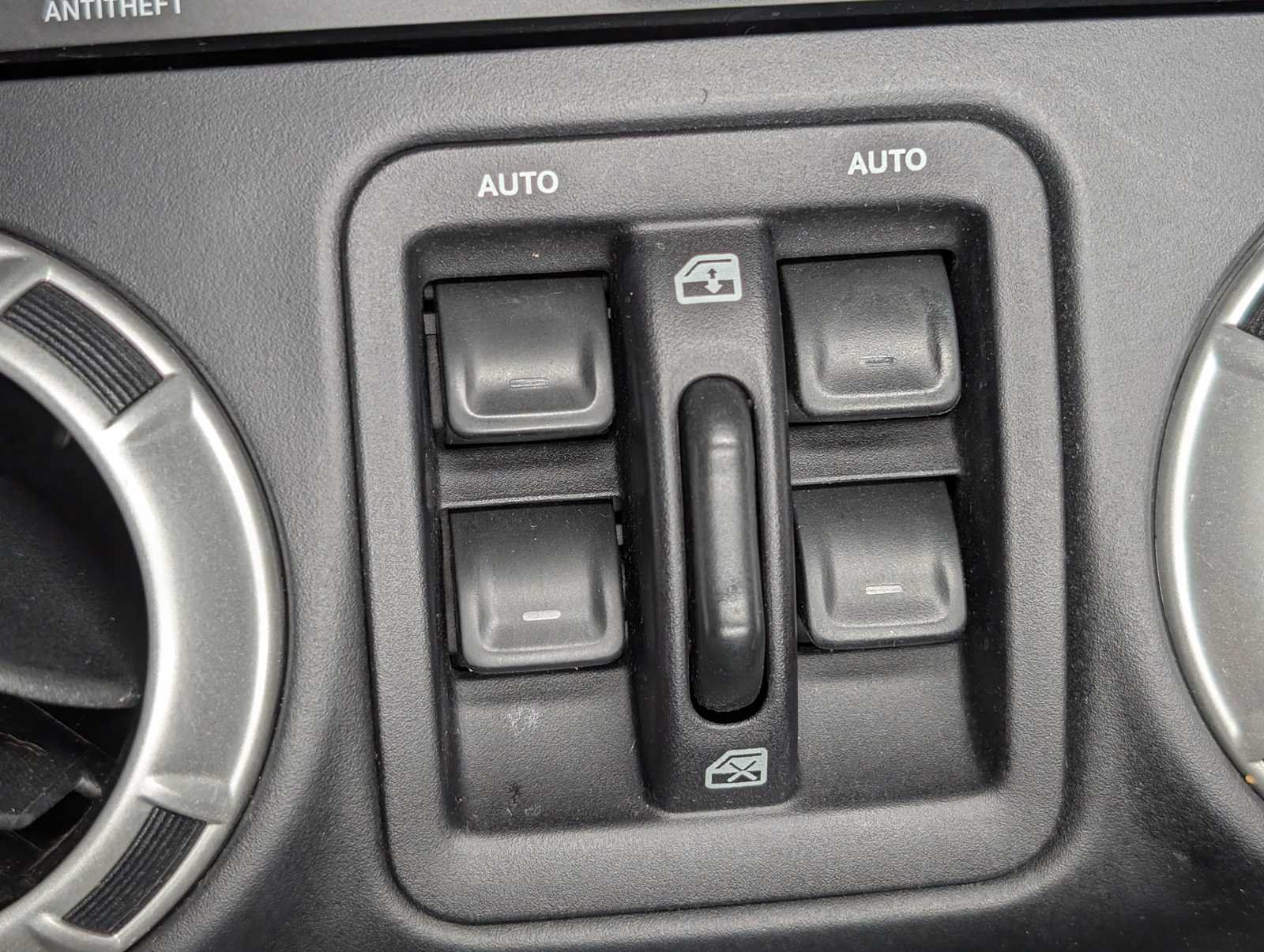 Used 2017 Rhino Clearcoat Jeep Rubicon image 30