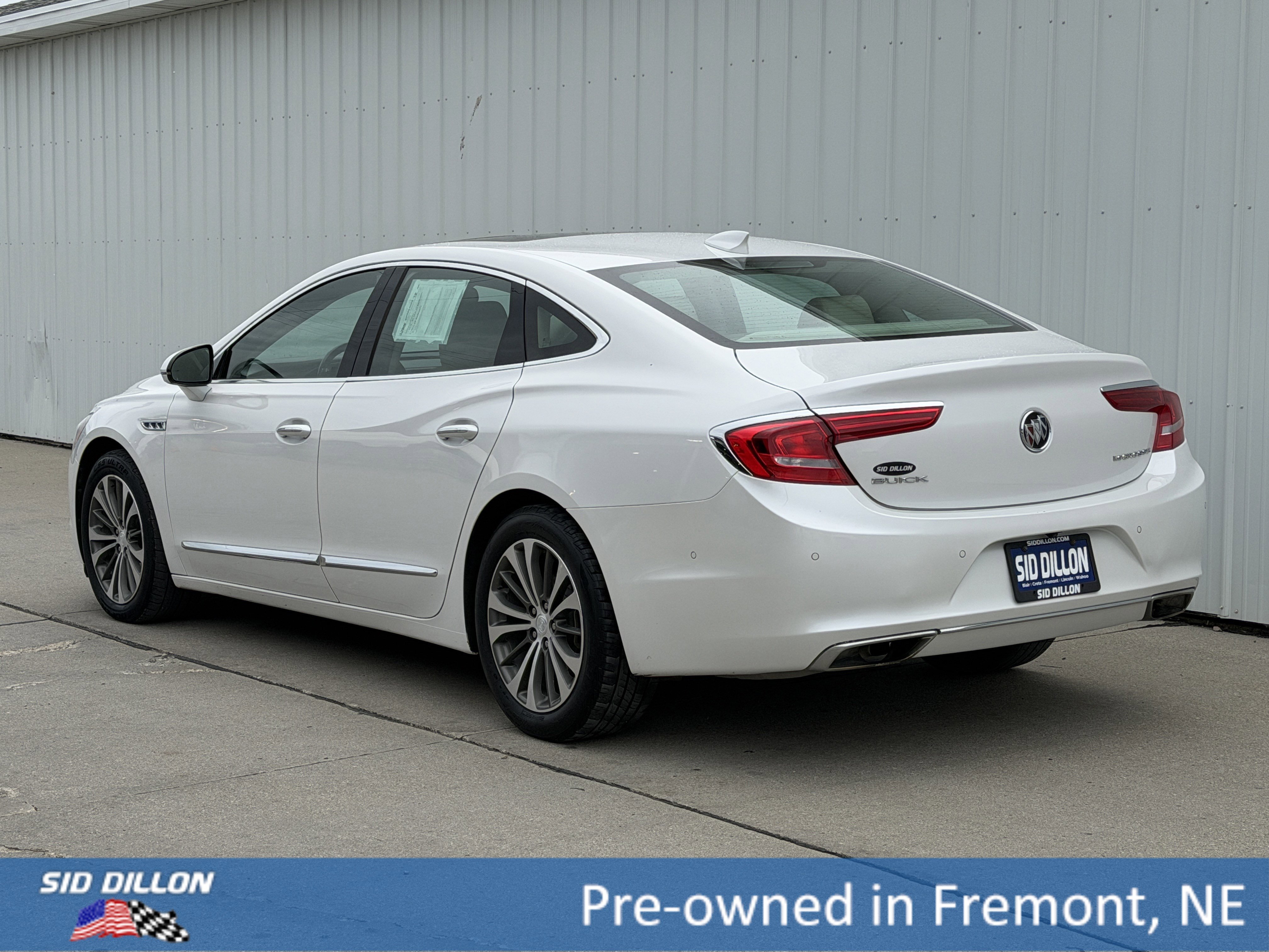 Used 2017 White Frost Tricoat Buick Premium image 6