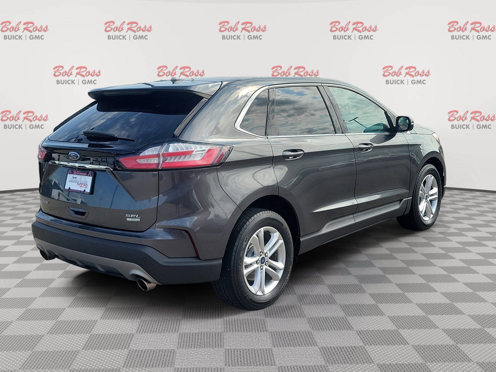 Used 2020 Gray Ford SEL image 4