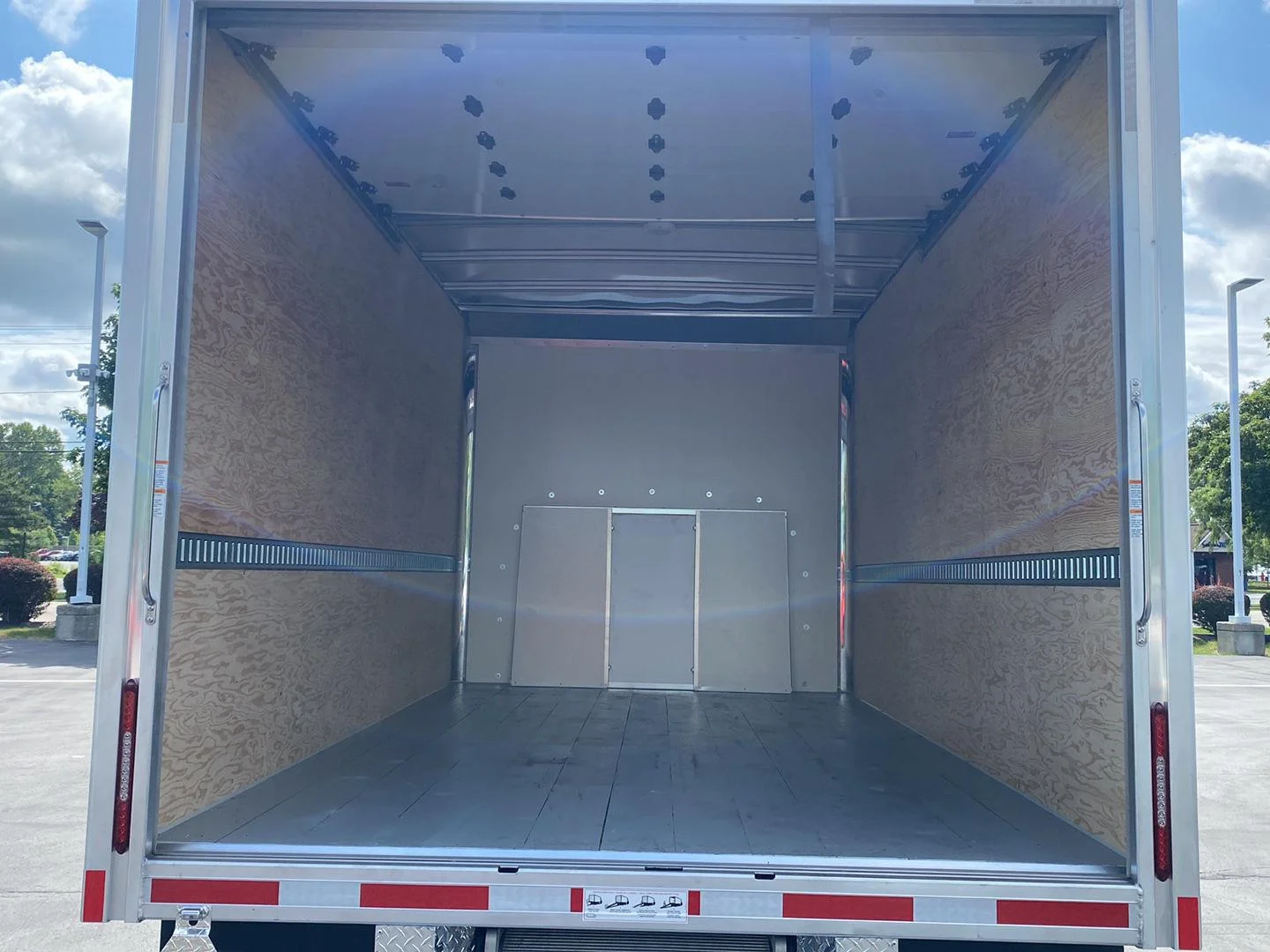 Used 2027 Wh Ford  image 10