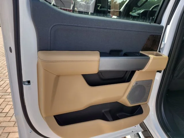 New 2026 Oxford White Ford Lariat image 12