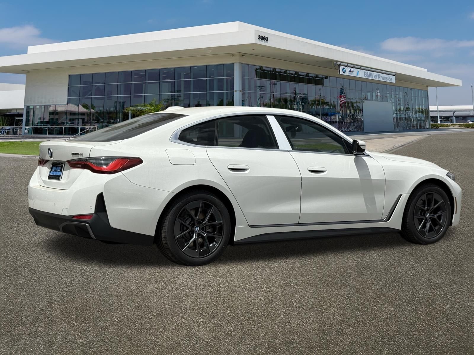 2026 BMW i4 40 - Photo 11