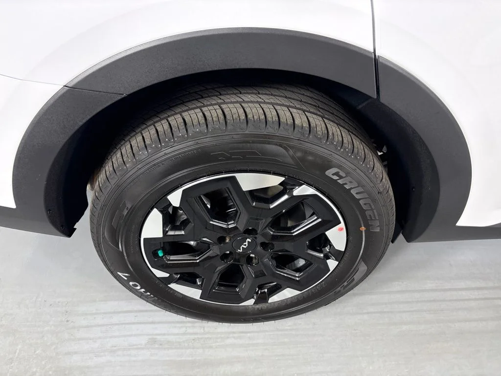 New 2026 White Kia S image 10