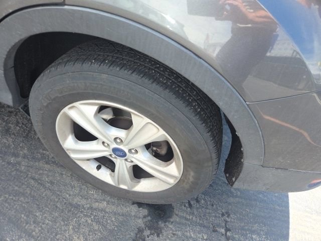 Used 2015  Ford SE image 5