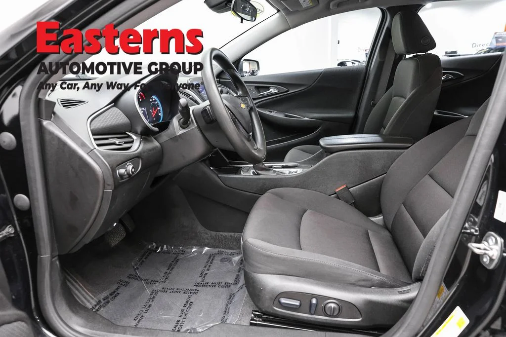Used 2025 Black Chevrolet LT image 14