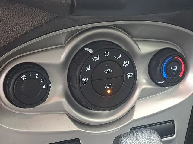 Used 2016 White Ford SE image 15