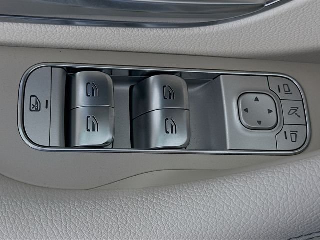 New 2026 Polar White Mercedes-Benz GLS 580 image 18