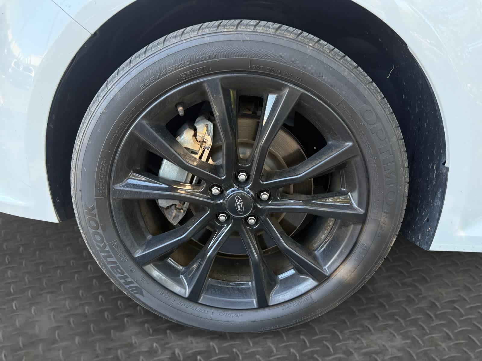 Used 2016 Oxford White Ford SEL image 9