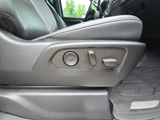 Used 2022 Silver GMC SLT image 20