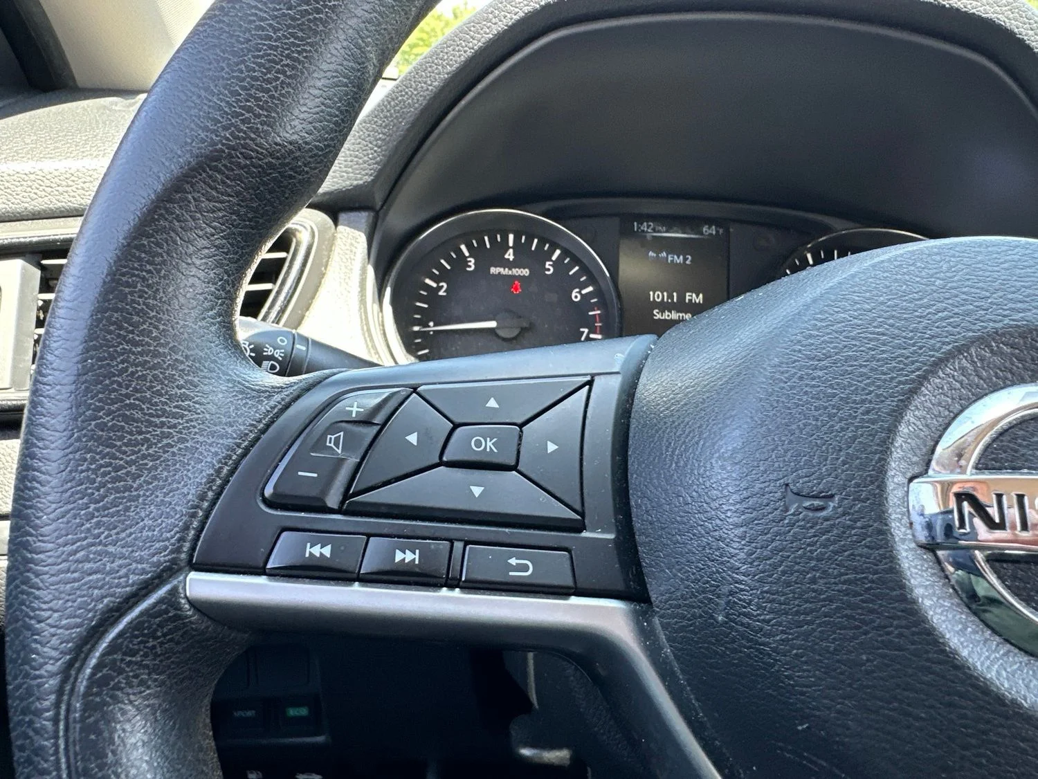 Used 2017 Black Nissan S image 28