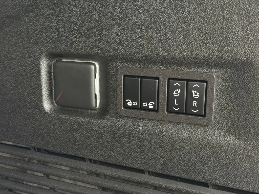 Used 2024 Black Chevrolet High Country image 12