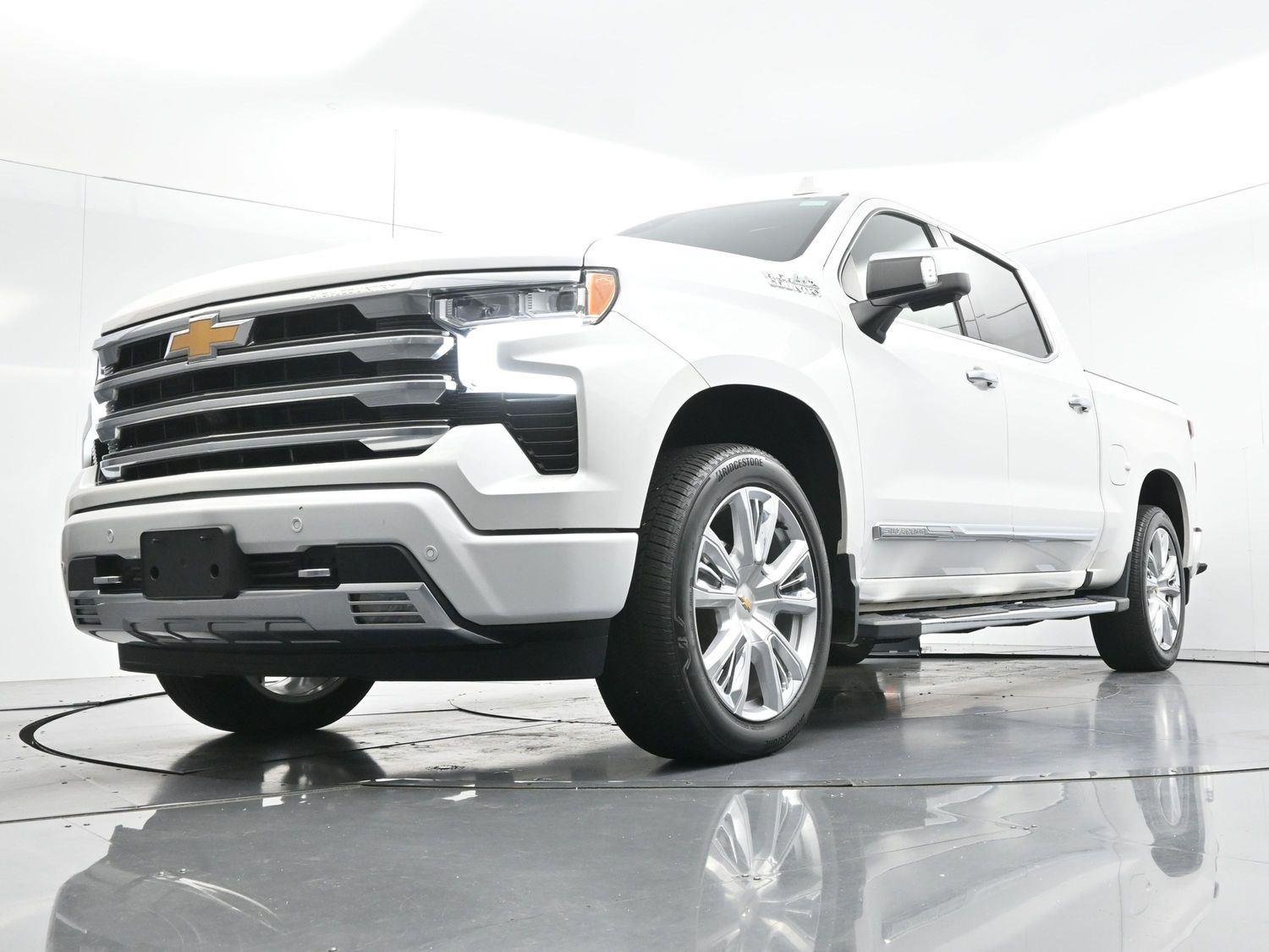 Used 2024 Iridescent Pearl Tricoat Chevrolet High Country image 48