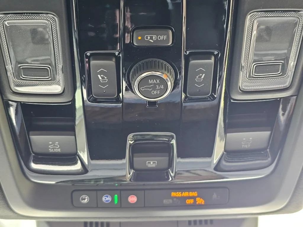 New 2026 Vibrant White Tricoat Cadillac Platinum Sport image 37