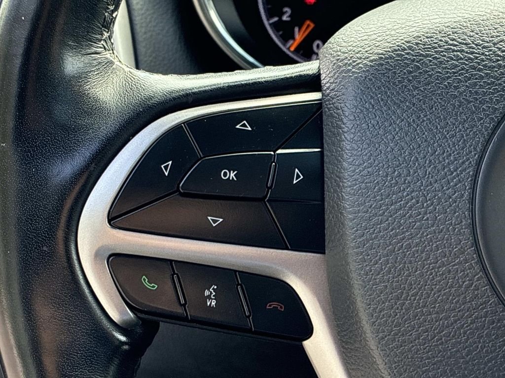 Used 2022 White Jeep Laredo X image 25