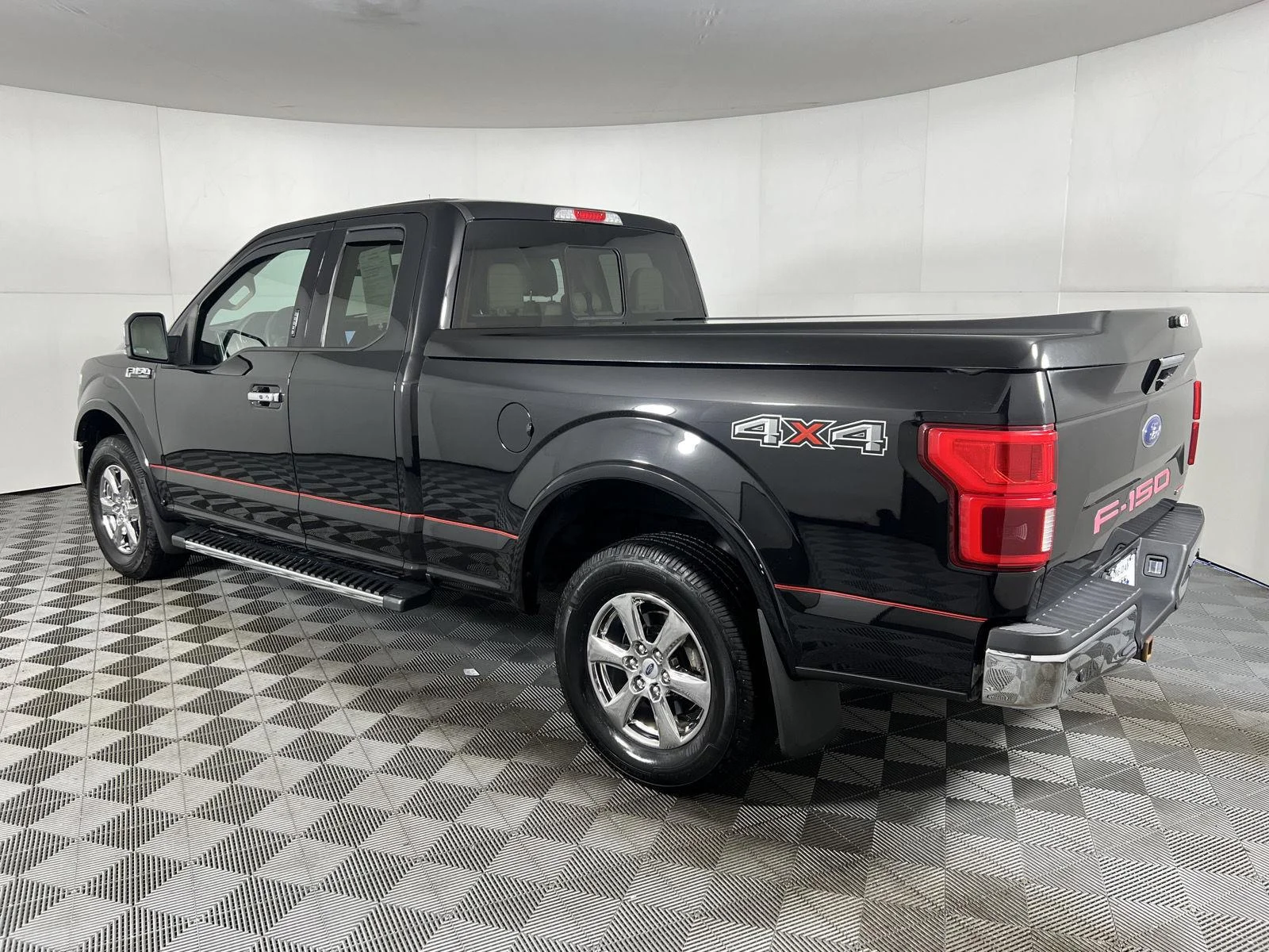 Used 2019 Agate Black Ford LARIAT image 5