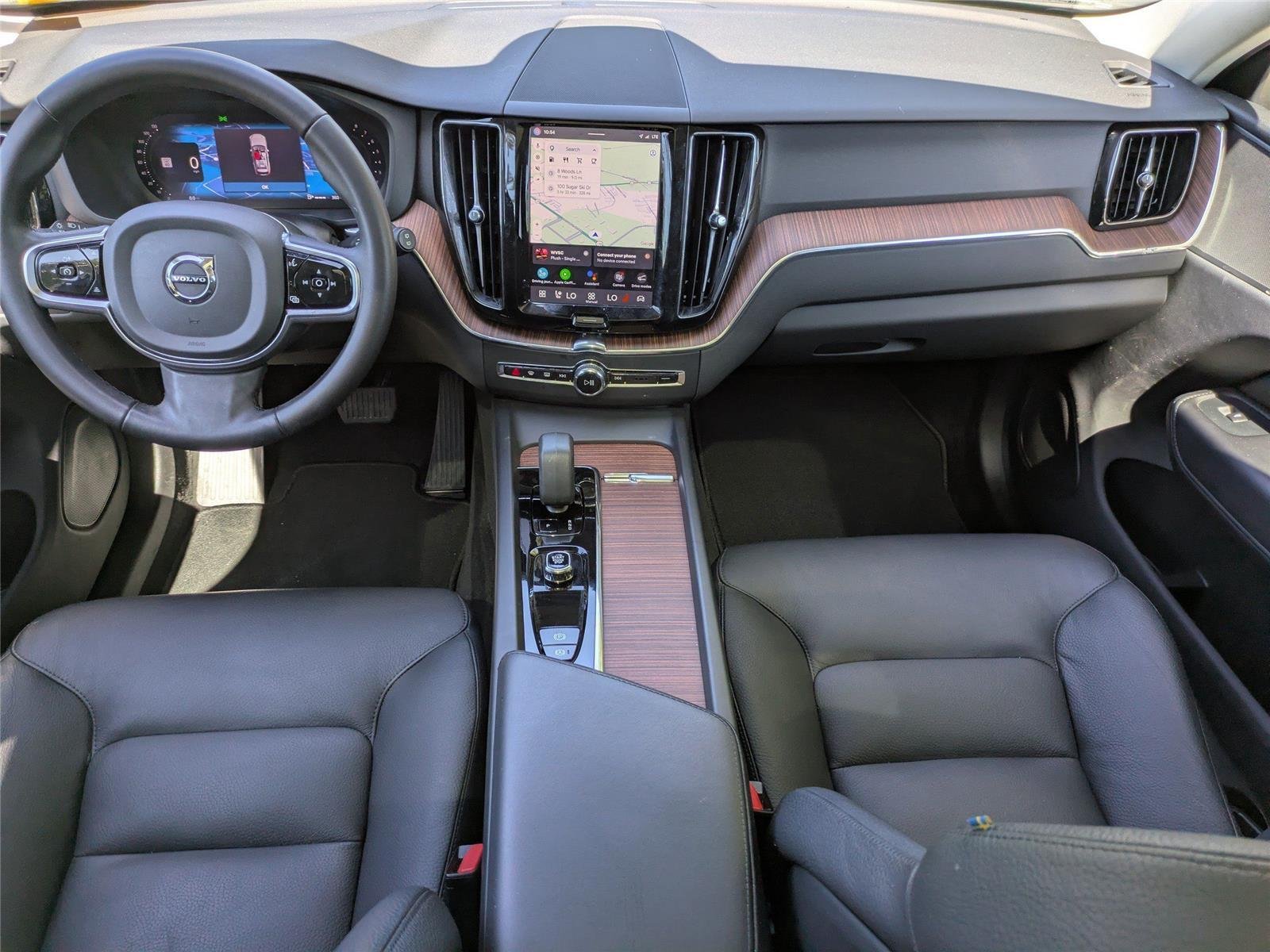 Used 2024 Vapour Grey Metallic Volvo Plus Dark Theme image 18