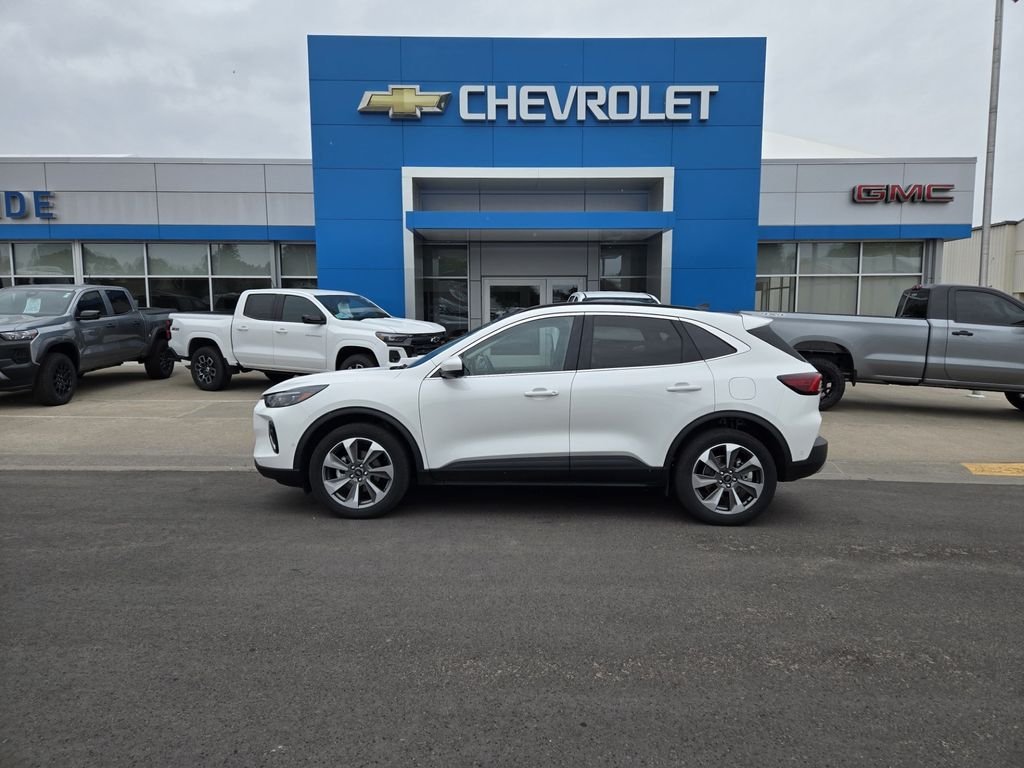 2023 Ford Escape Platinum AWD's photo
