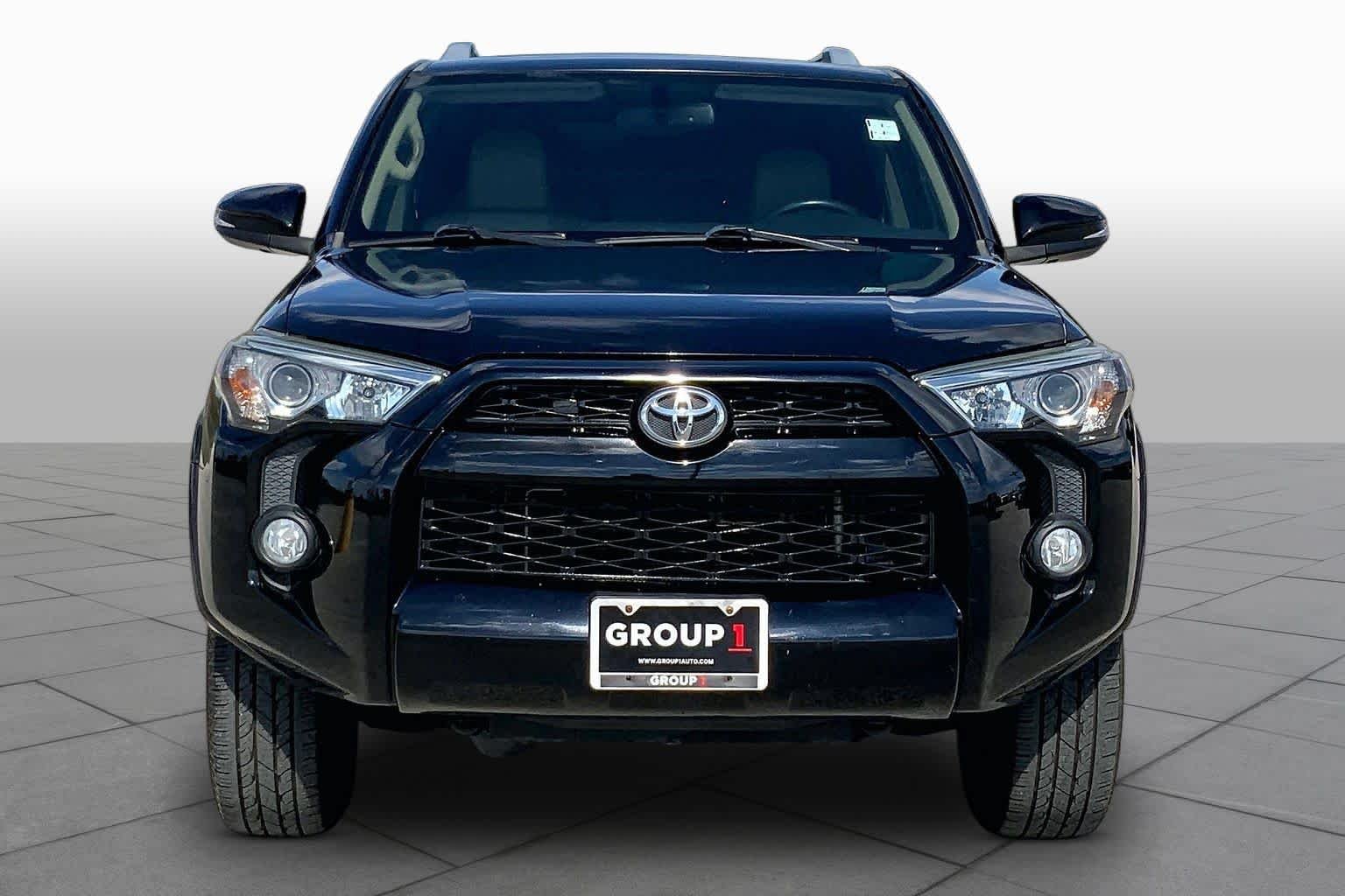 Used 2018 Midnight Black Metallic Toyota SR5 Premium image 4